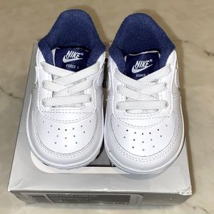 NWT Nike Force 1 Crib Sneakers - 3c